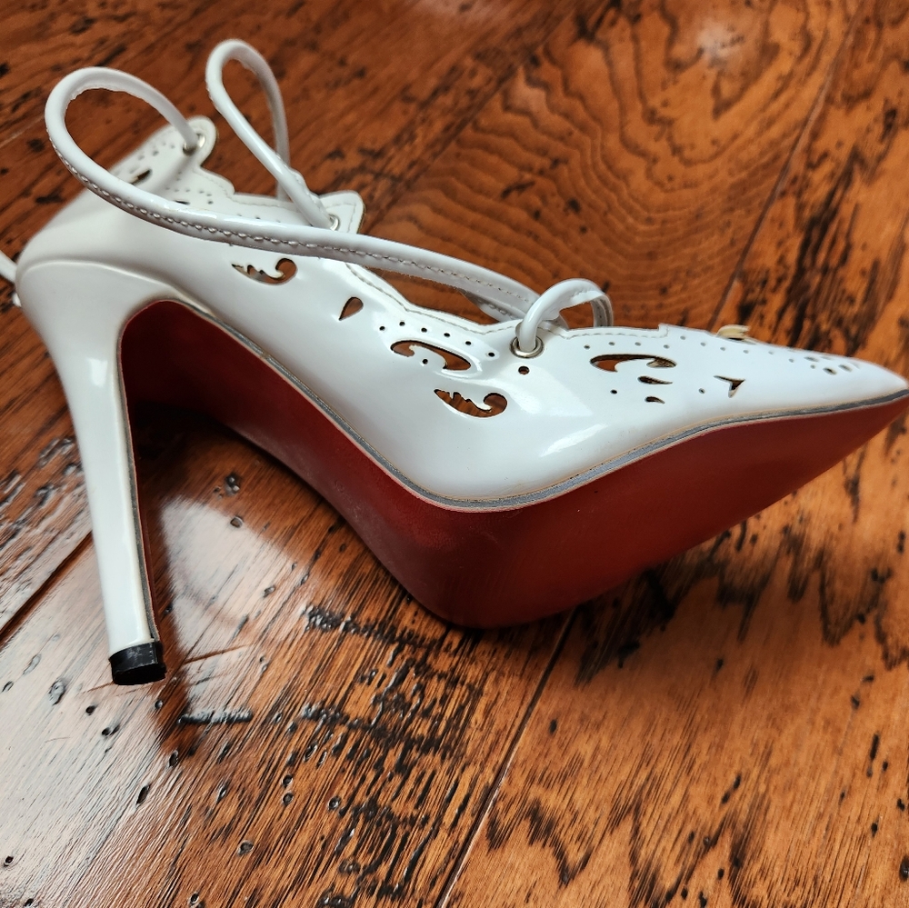 Rumbidza by Lorraine Heels Size 8 /39 Laser-cut Pump heel white Red Bottom